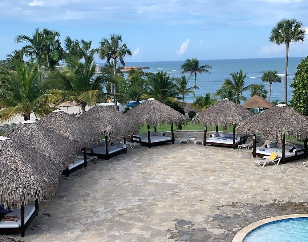 Overview of the Royal Suites at Lifestyle